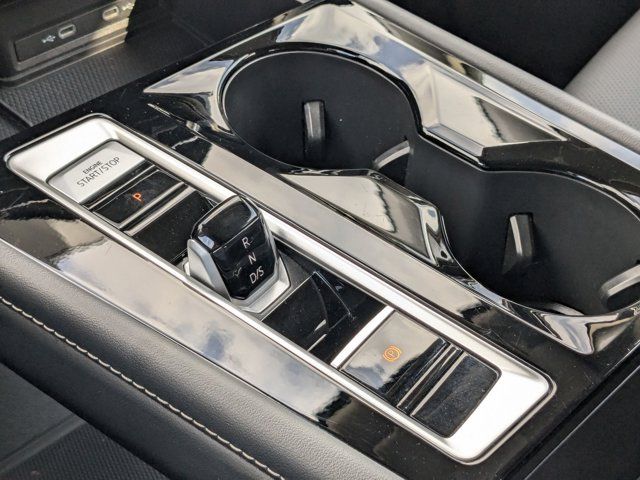 2025 Volkswagen Atlas SE w/Tech - Photo 18