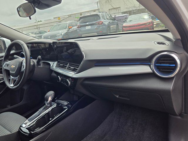 Thumbnail: 2025 Chevrolet Trax - 27