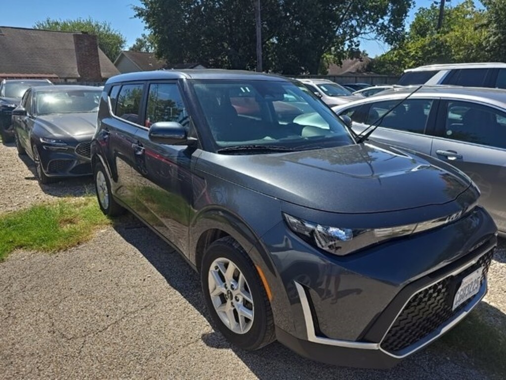 Used 2023 Kia Soul For Sale at AVIS Car Sales VIN KNDJ23AU3P7884258