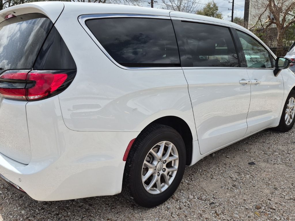 Thumbnail: 2025 Chrysler Pacifica - 4