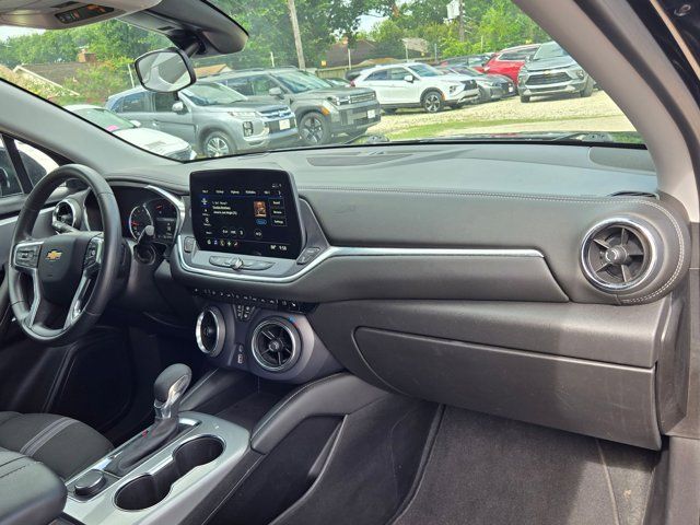 Thumbnail: 2025 Chevrolet Blazer - 30