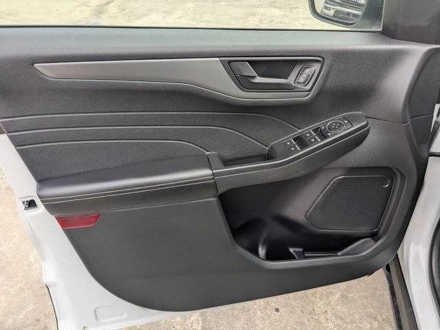 Thumbnail: 2023 Ford Escape - 9