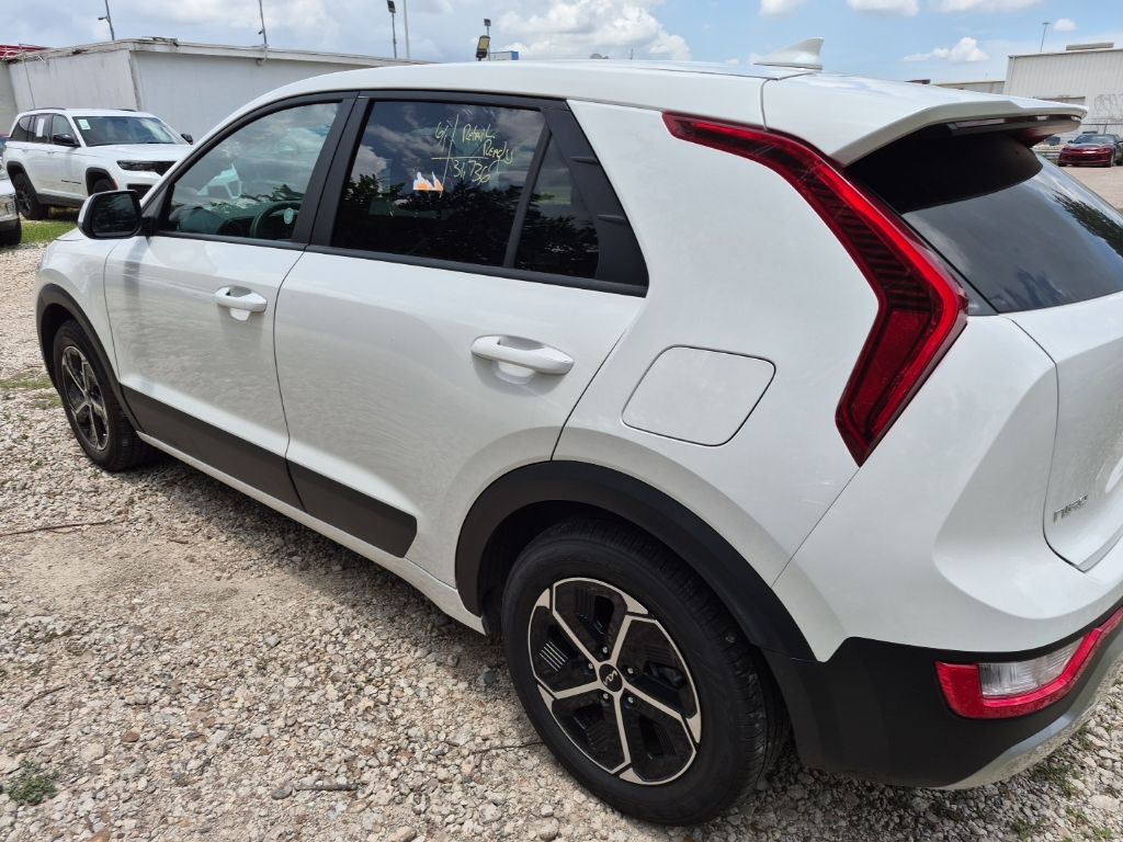 Thumbnail: 2025 Kia Niro - 2