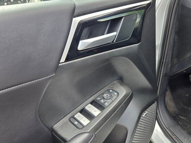 Thumbnail: 2025 Mitsubishi Outlander - 14