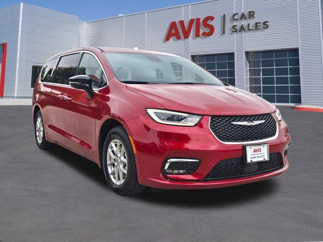 Thumbnail: 2025 Chrysler Pacifica - 3