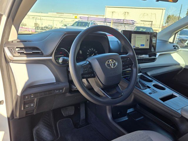 Thumbnail: 2025 Toyota Sienna - 15