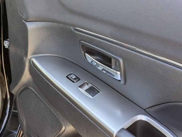 Thumbnail: 2024 Mitsubishi Outlander - 27