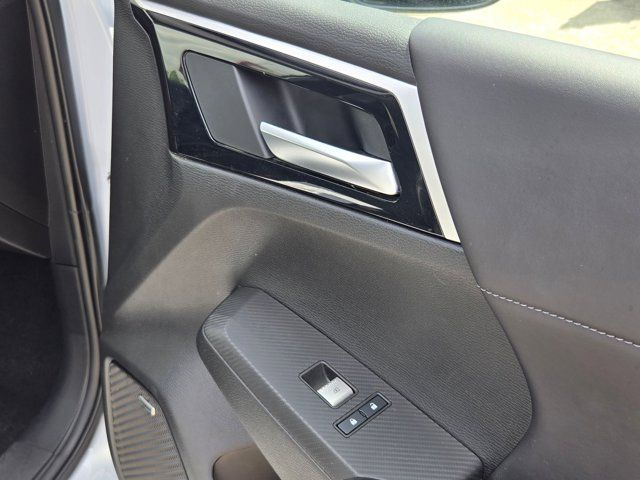 Thumbnail: 2025 Mitsubishi Outlander - 29