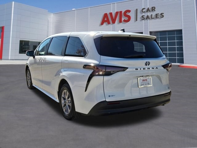 Thumbnail: 2025 Toyota Sienna - 10