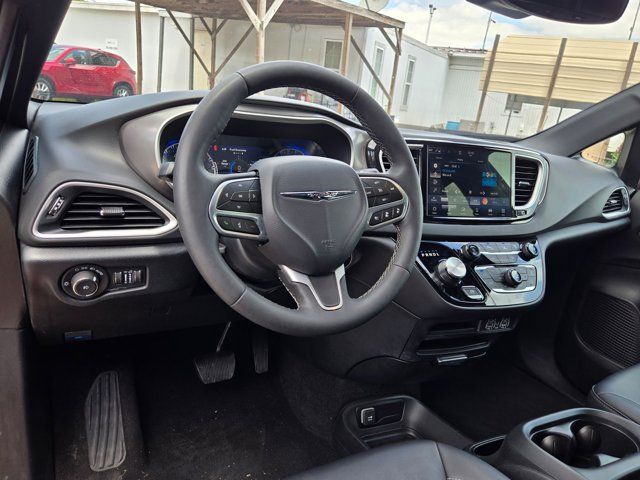 Thumbnail: 2025 Chrysler Pacifica - 15