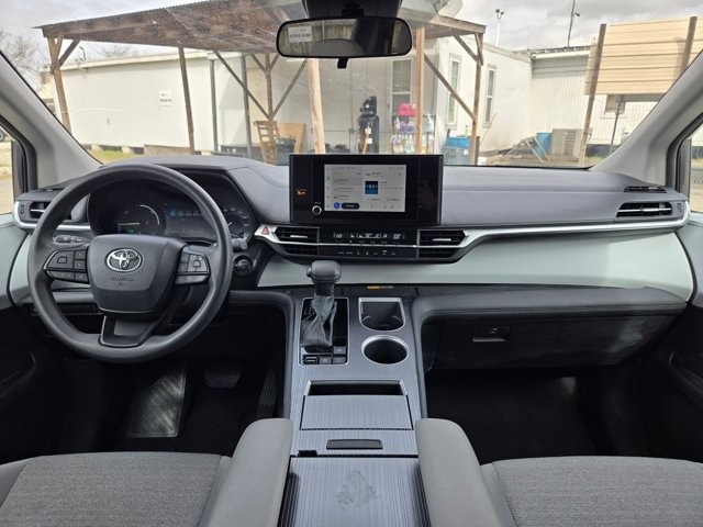 Thumbnail: 2025 Toyota Sienna - 22