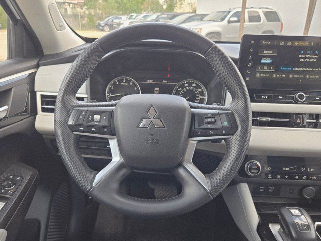 Thumbnail: 2025 Mitsubishi Outlander - 23