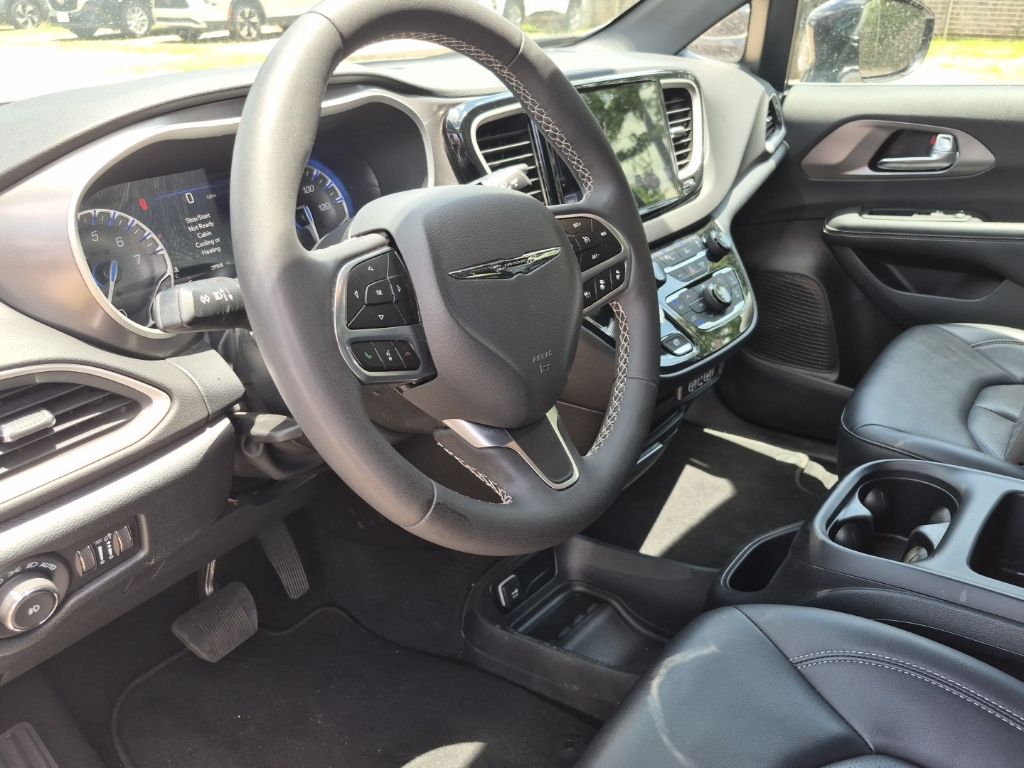 Thumbnail: 2025 Chrysler Pacifica - 7