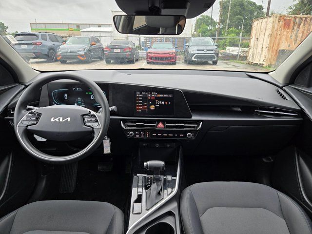 Thumbnail: 2025 Kia Niro - 24