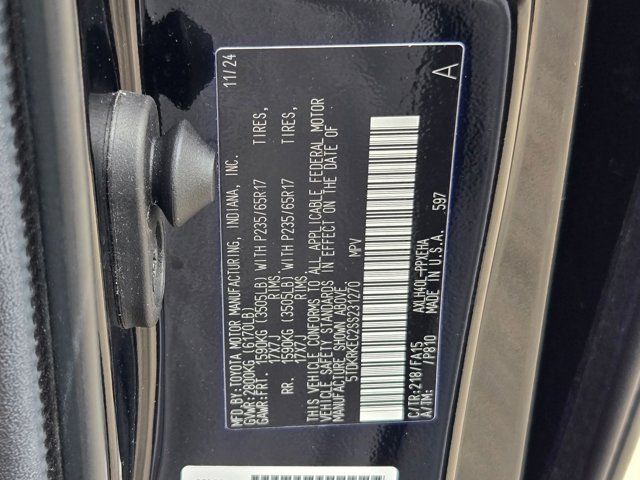 Thumbnail: 2025 Toyota Sienna - 33