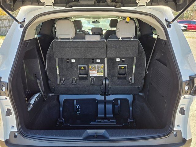Thumbnail: 2025 Toyota Sienna - 7