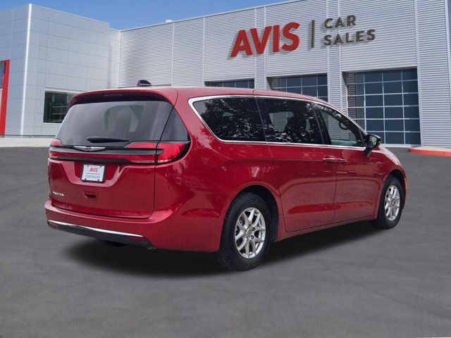 Thumbnail: 2025 Chrysler Pacifica - 6