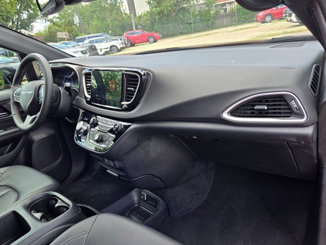 Thumbnail: 2025 Chrysler Pacifica - 30
