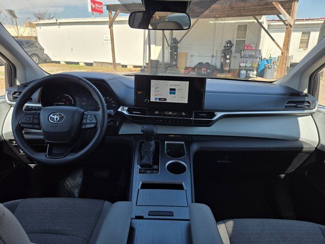 Thumbnail: 2025 Toyota Sienna - 24