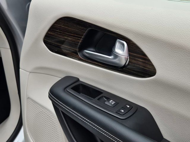 Thumbnail: 2024 Chrysler Pacifica - 29