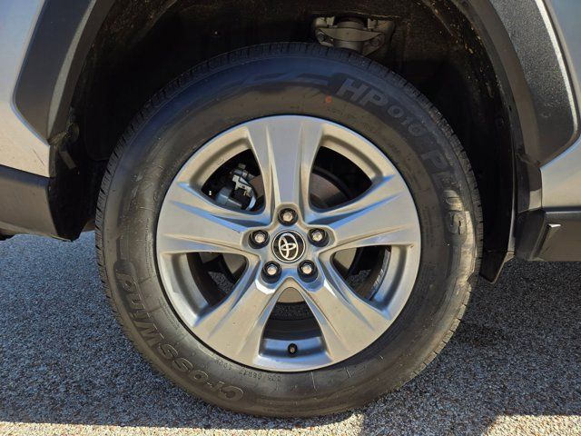 Thumbnail: 2025 Toyota RAV4 - 32