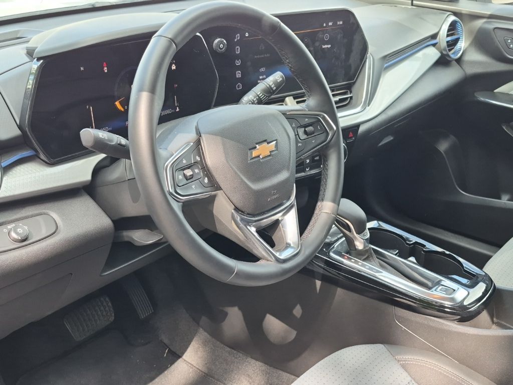 Thumbnail: 2025 Chevrolet Trax - 7