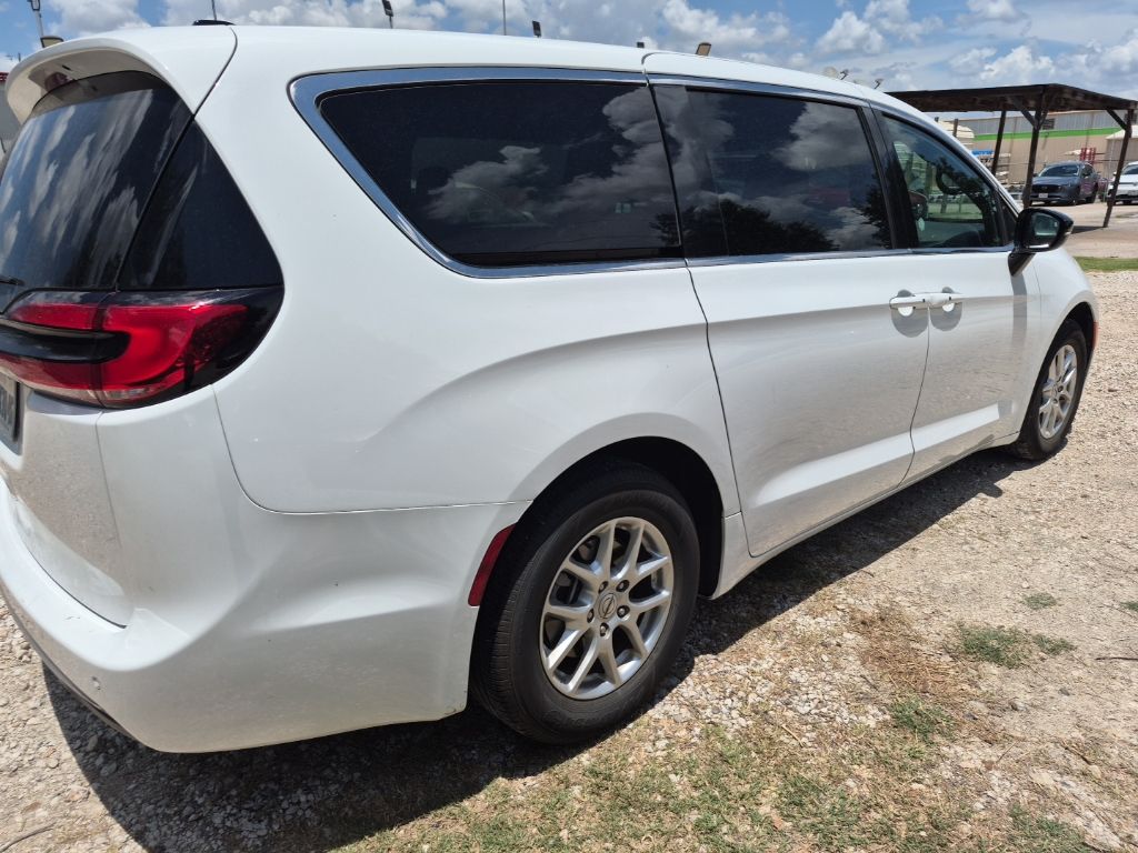 Thumbnail: 2025 Chrysler Pacifica - 3