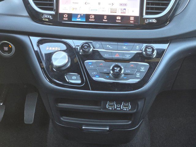 Thumbnail: 2025 Chrysler Pacifica - 17