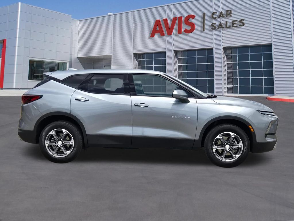 Thumbnail: 2025 Chevrolet Blazer - 5