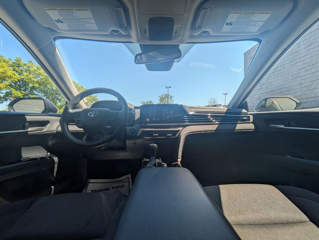 Thumbnail: 2025 Toyota Camry - 25