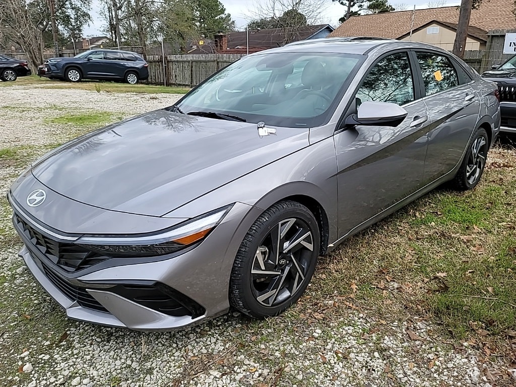 Certified 2024 Hyundai Elantra Limited Sedan