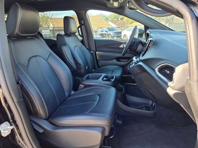 Thumbnail: 2025 Chrysler Pacifica - 29