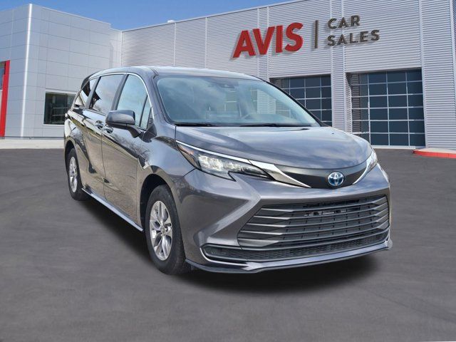 Thumbnail: 2025 Toyota Sienna - 3