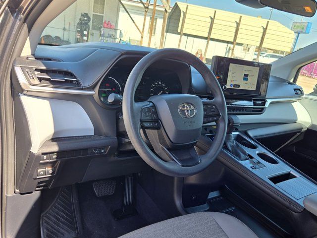 Thumbnail: 2025 Toyota Sienna - 15