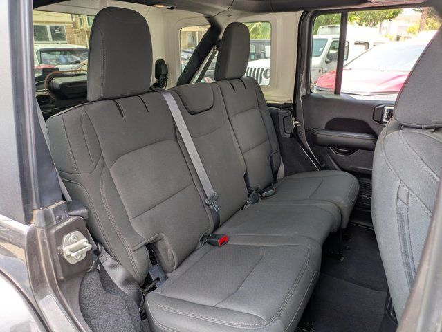 2023 Jeep Wrangler 4-Door Sahara - Photo 27