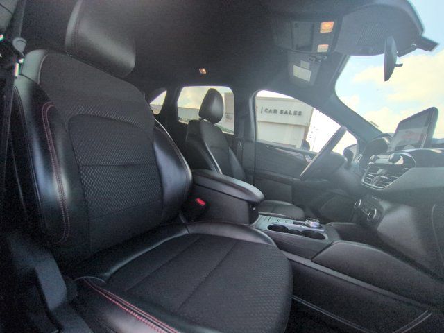 2025 Ford Escape ST-Line - Photo 30