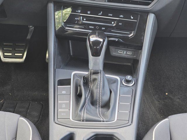 Thumbnail: 2025 Volkswagen Jetta - 17