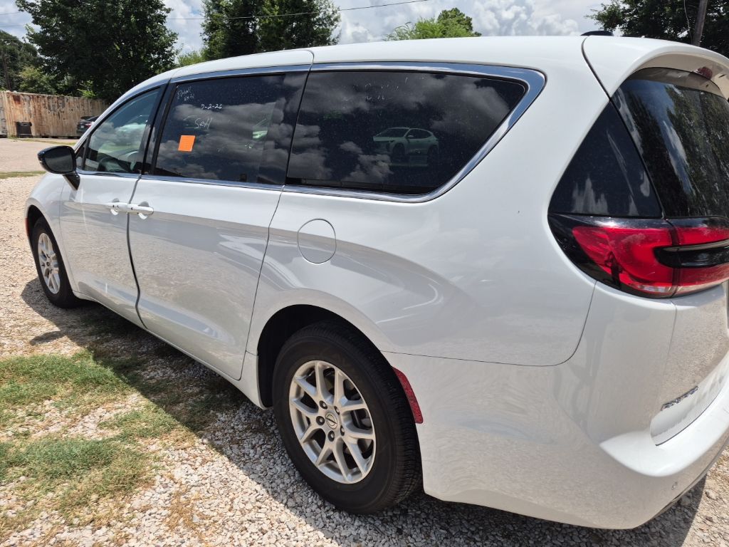 Thumbnail: 2025 Chrysler Pacifica - 2