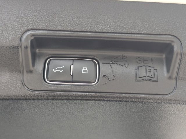 Thumbnail: 2025 Ford Explorer - 30