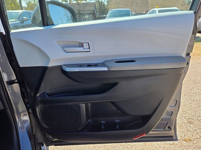 Thumbnail: 2025 Toyota Sienna - 27