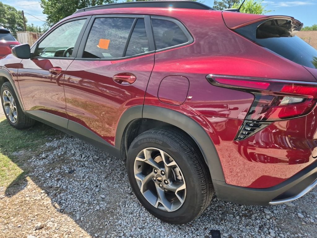 Thumbnail: 2025 Chevrolet Trax - 2