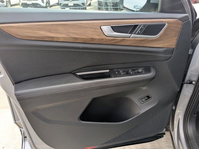 2025 Volkswagen Atlas SE w/Tech - Photo 11