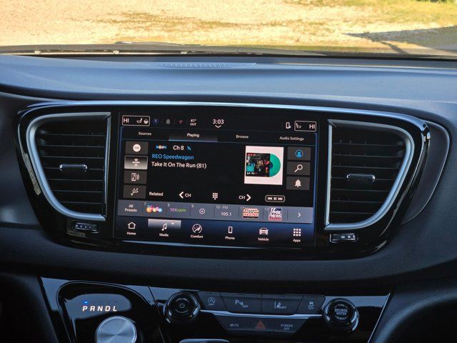 Thumbnail: 2025 Chrysler Pacifica - 18