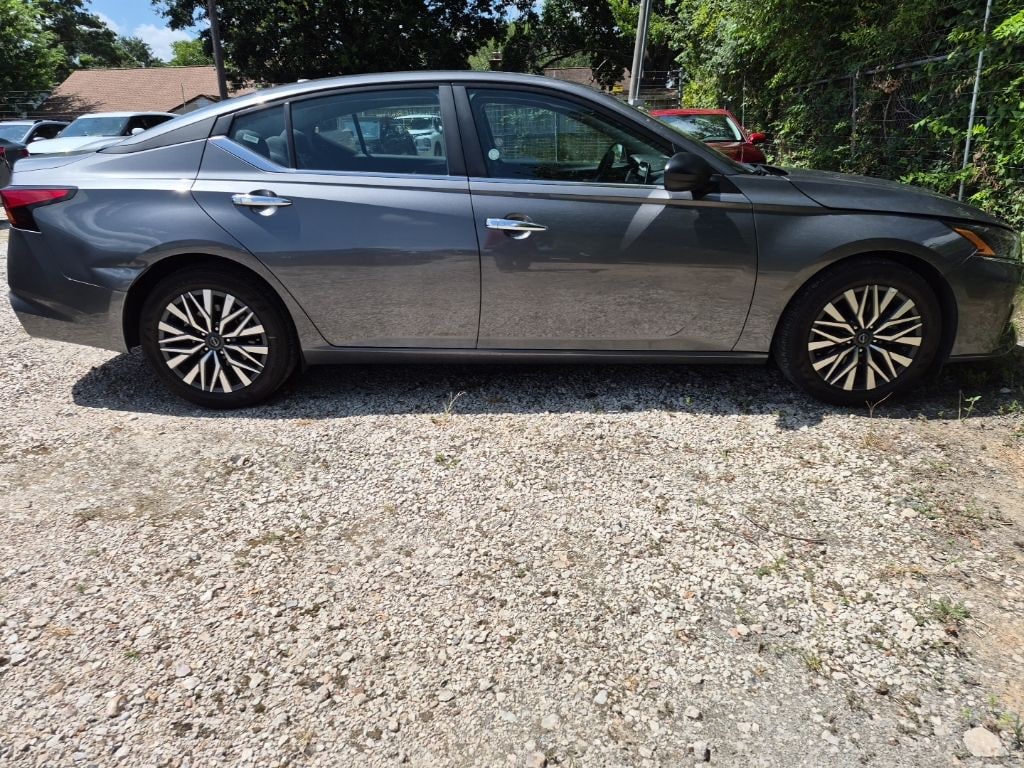 Thumbnail: 2025 Nissan Altima - 5