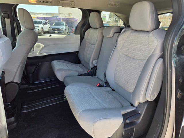 Thumbnail: 2025 Toyota Sienna - 25