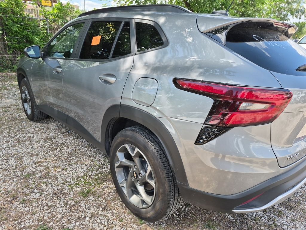 Thumbnail: 2025 Chevrolet Trax - 2