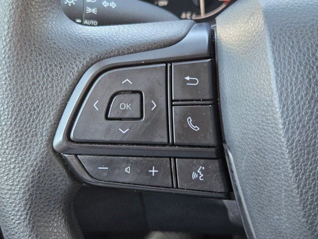 Thumbnail: 2025 Toyota Sienna - 22