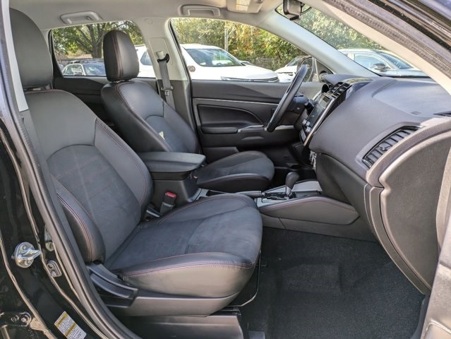 Thumbnail: 2024 Mitsubishi Outlander - 28