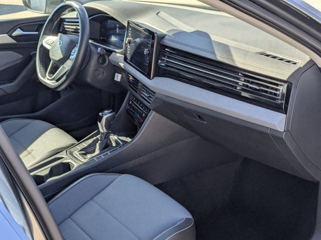 Thumbnail: 2025 Volkswagen Jetta - 27