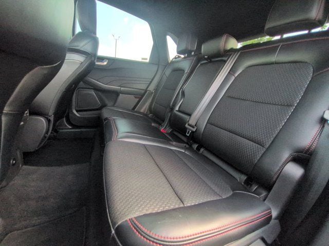 2025 Ford Escape ST-Line - Photo 27